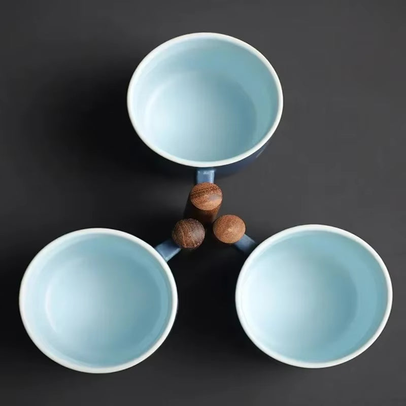 Caneca Café Espresso 70 ml em Cerâmica com Cabo de Madeira – Design Artesanal, Alta Qualidade