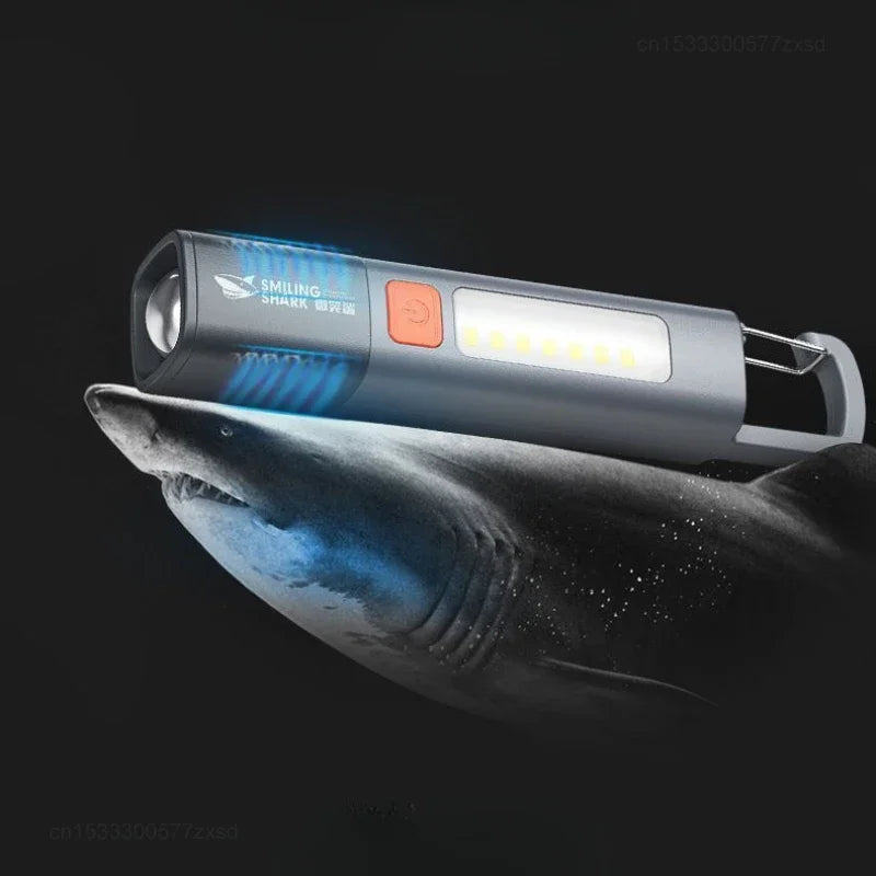 Lanterna Ultra Light Recarregável LED Alta Potência Portátil
