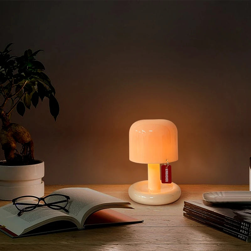 Luminária de Mesa Minimalista LED – Design Moderno para Decoração e Escritório