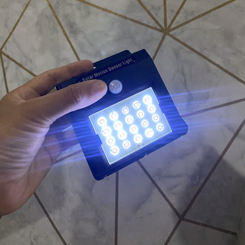 luminaria led sensor movimento ligada